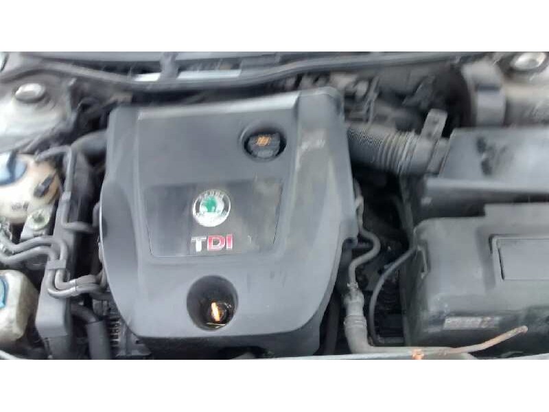 skoda octavia berlina (1u2) del año 2003