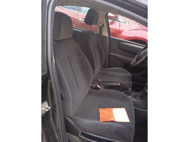 citroën c4 berlina del año 2006