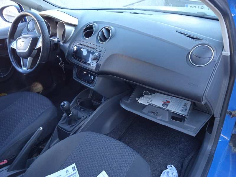 seat ibiza (6j5) del año 2008