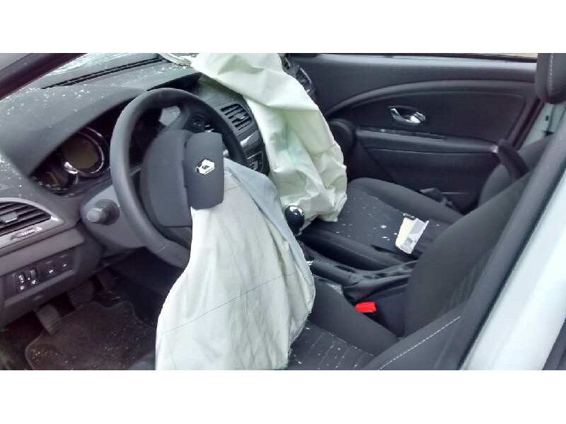 renault megane iii berlina 5 p del año 2015