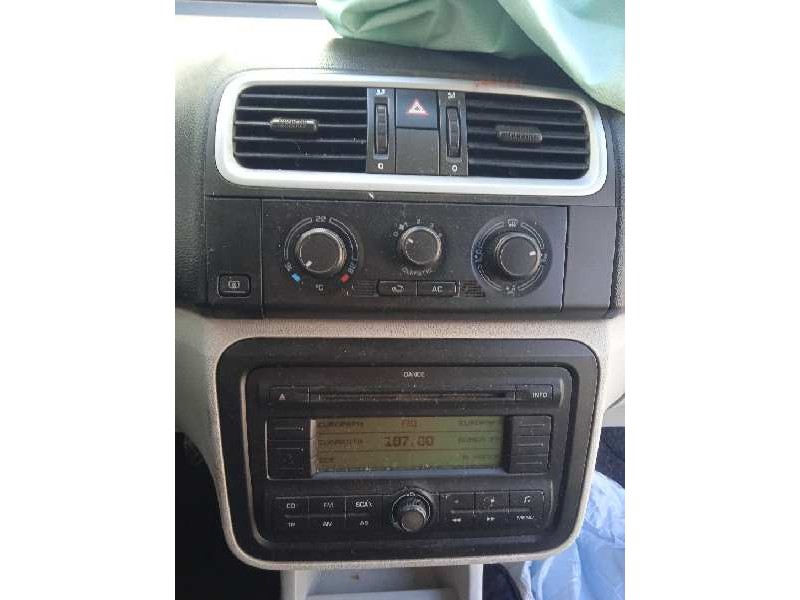 skoda fabia (5j2 ) del año 2008