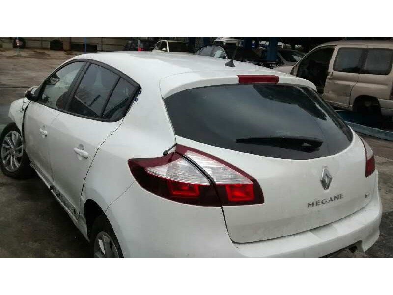 renault megane iii berlina 5 p del año 2015