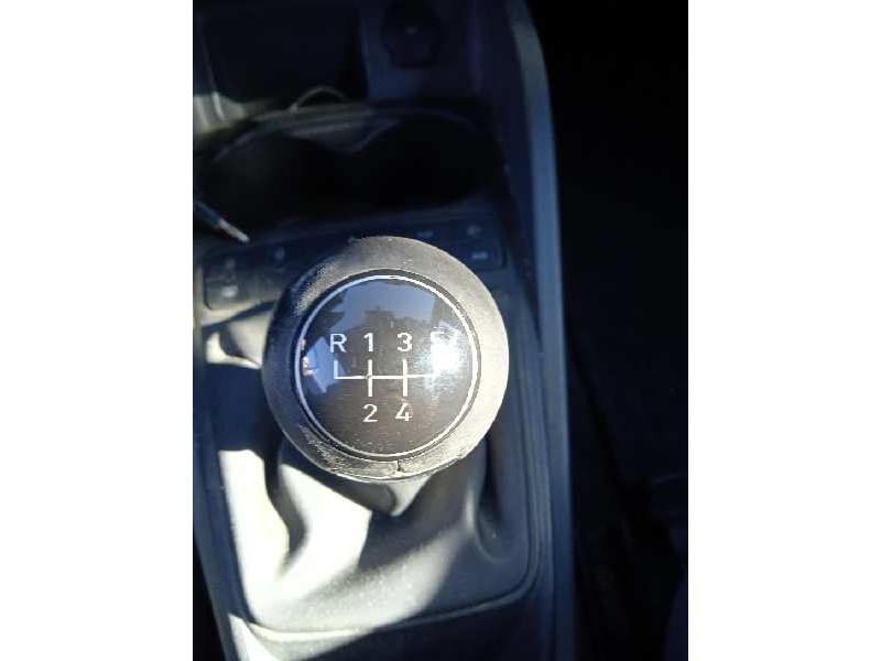 seat ibiza (6j5) del año 2008