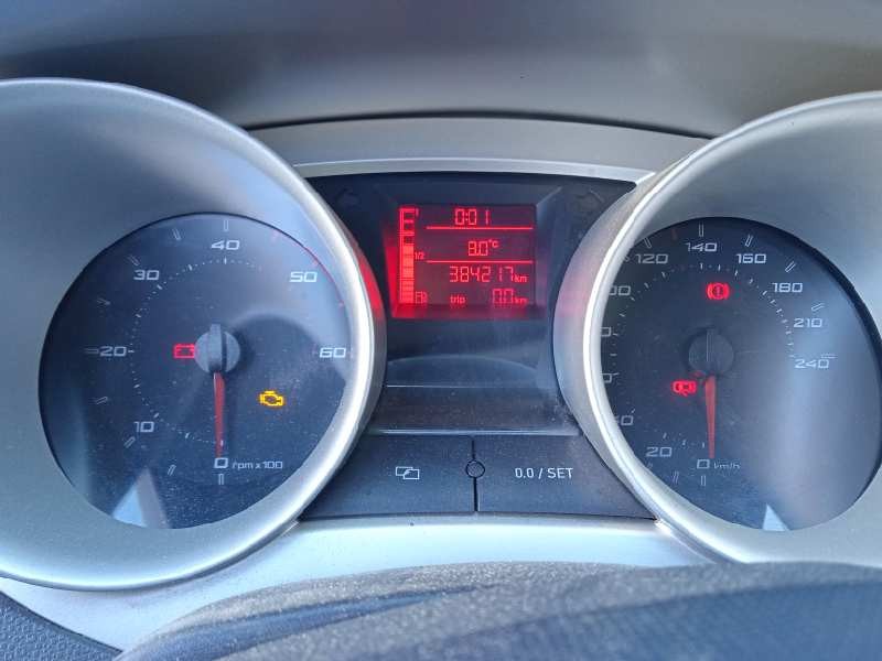 seat ibiza (6j5) del año 2008