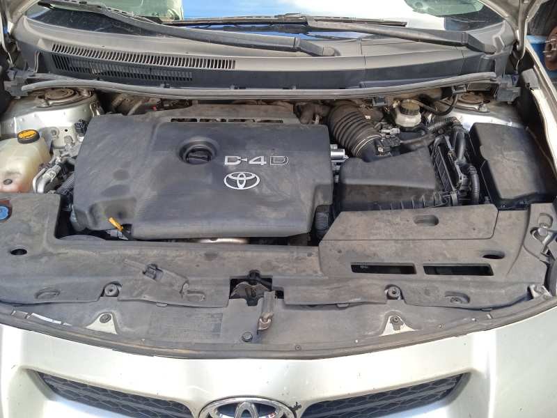 toyota auris del año 2009