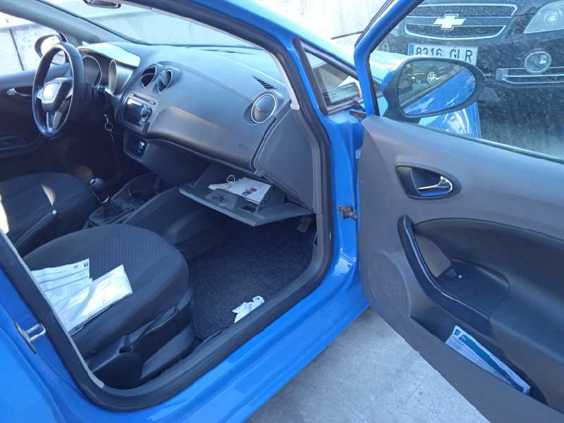 seat ibiza (6j5) del año 2008