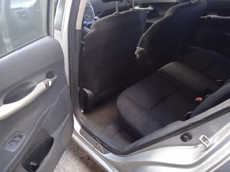 toyota auris del año 2009