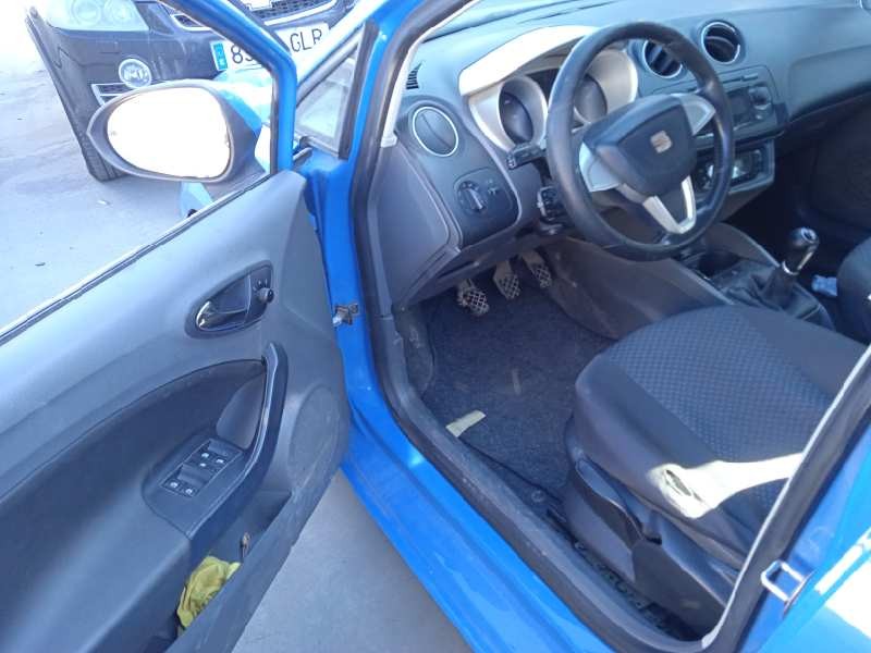 seat ibiza (6j5) del año 2008