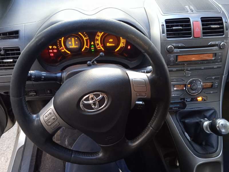 toyota auris del año 2009