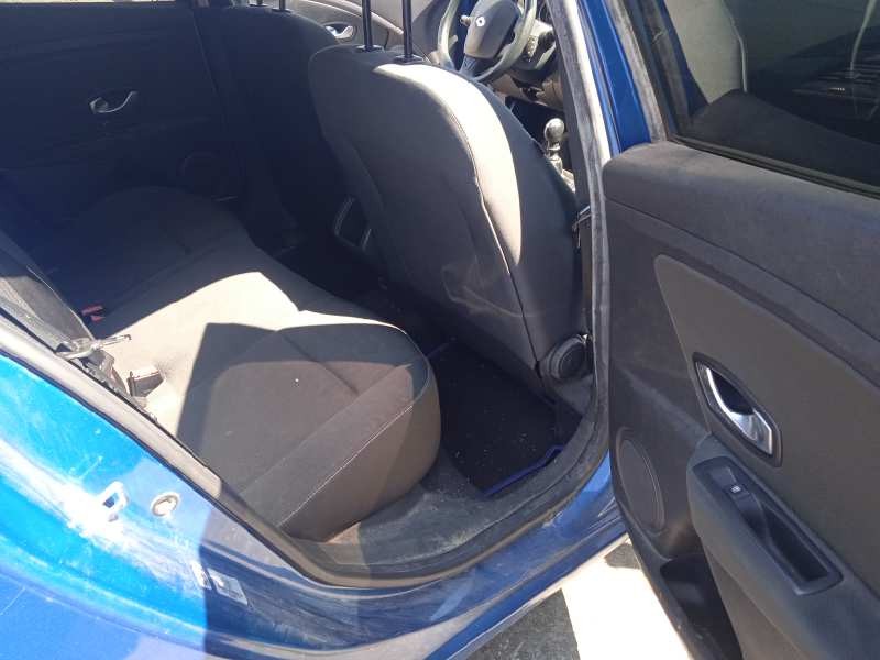 renault megane iii berlina 5 p del año 2009