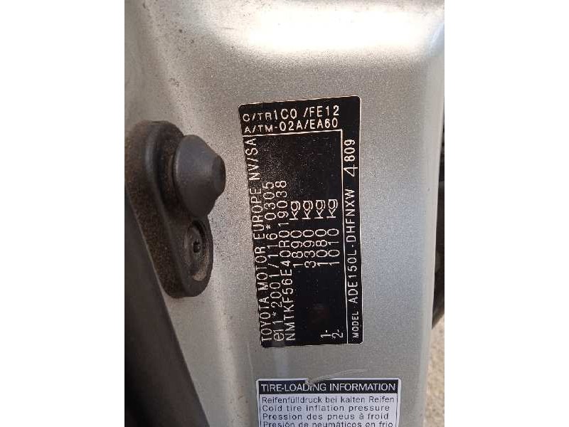 toyota auris del año 2009