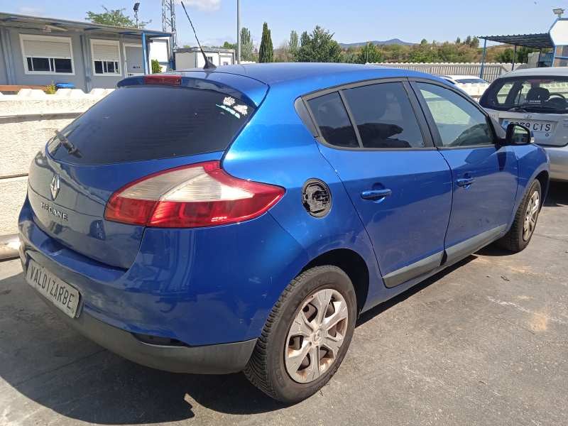 renault megane iii berlina 5 p del año 2009