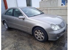 mercedes-benz clase c (w203) berlina del año 2004