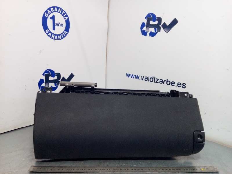 Recambio de guantera para lexus is200 (ds2/is2) 220d referencia OEM IAM 5555053061C0  