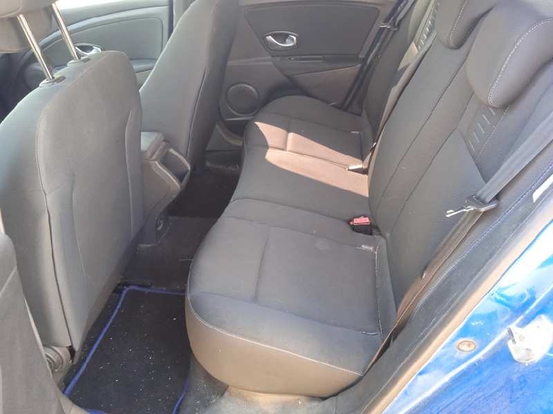 renault megane iii berlina 5 p del año 2009