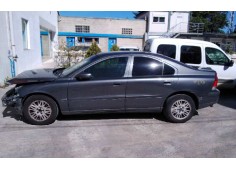 volvo s60 berlina del año 2004