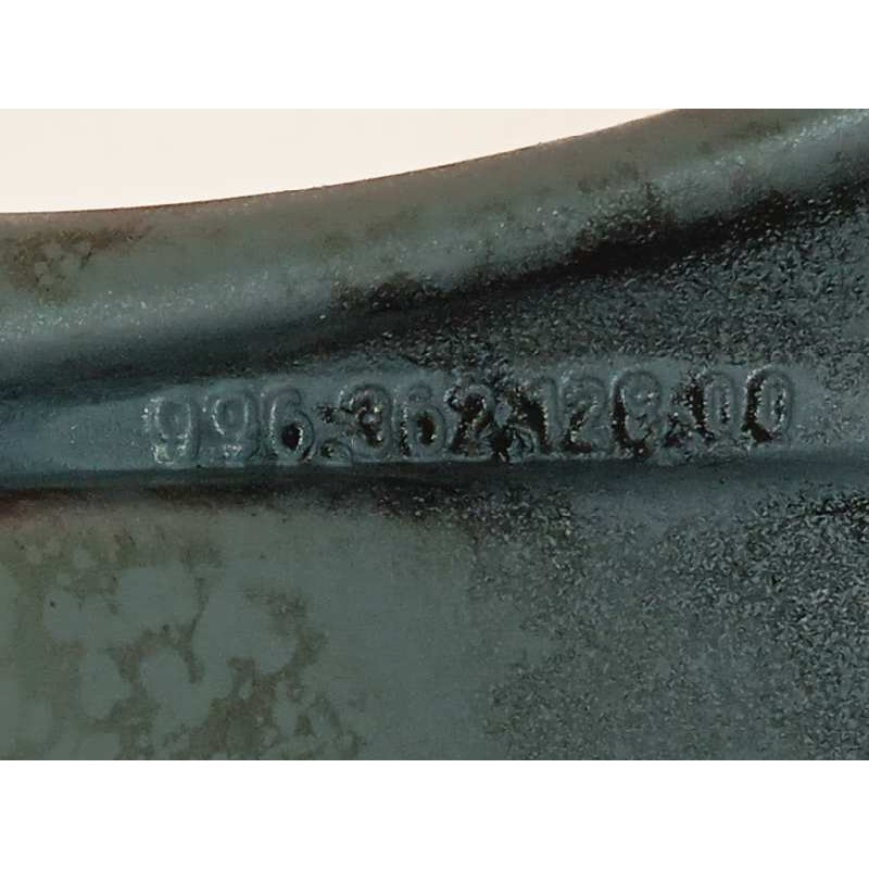Recambio de llanta para porsche 911 (typ 996) carrera 4 coupe referencia OEM IAM 99636212800  