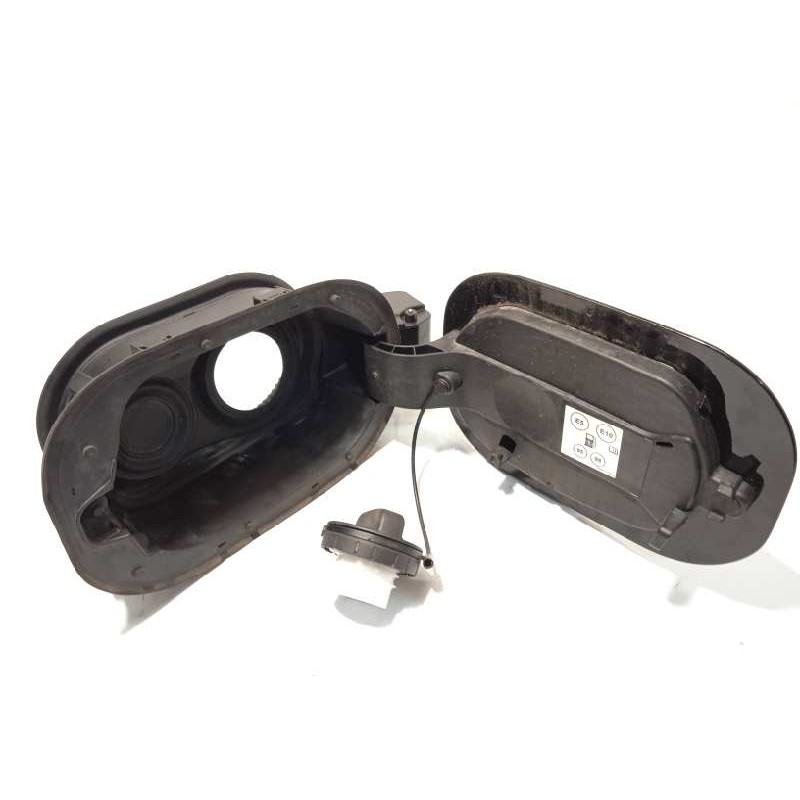 Recambio de tapa exterior combustible para renault kadjar 1.3 tce referencia OEM IAM 781204304R  788329267R