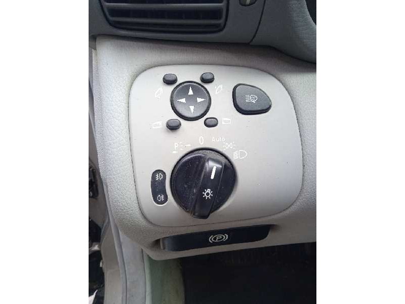 mercedes-benz clase c (w203) berlina del año 2004