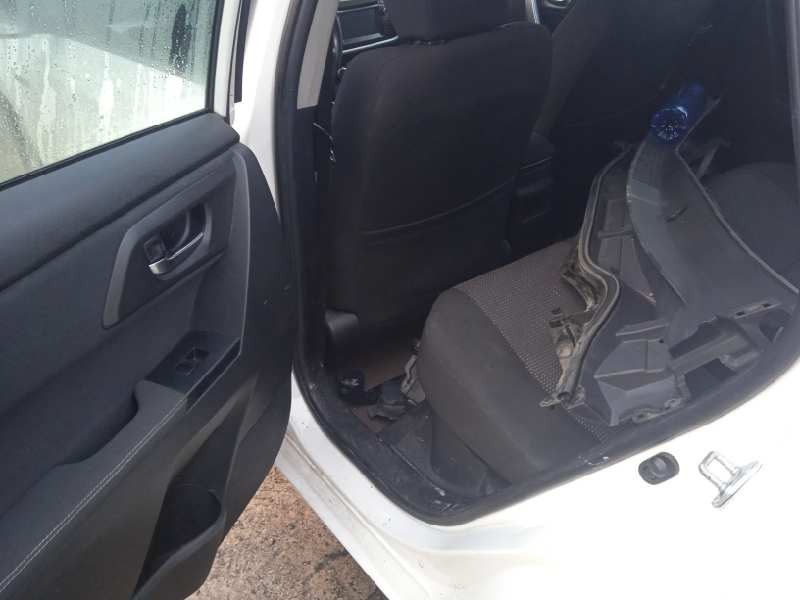 toyota auris touring sports (e18) del año 2014