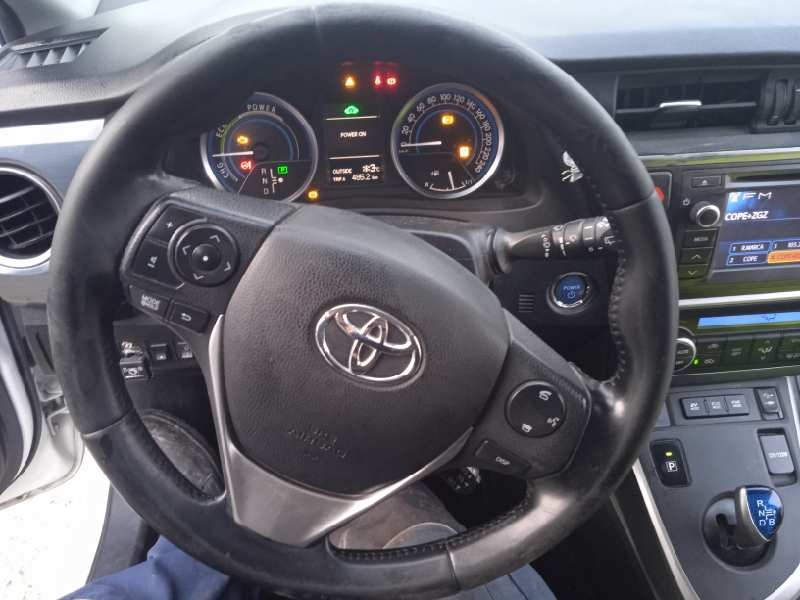 toyota auris touring sports (e18) del año 2014