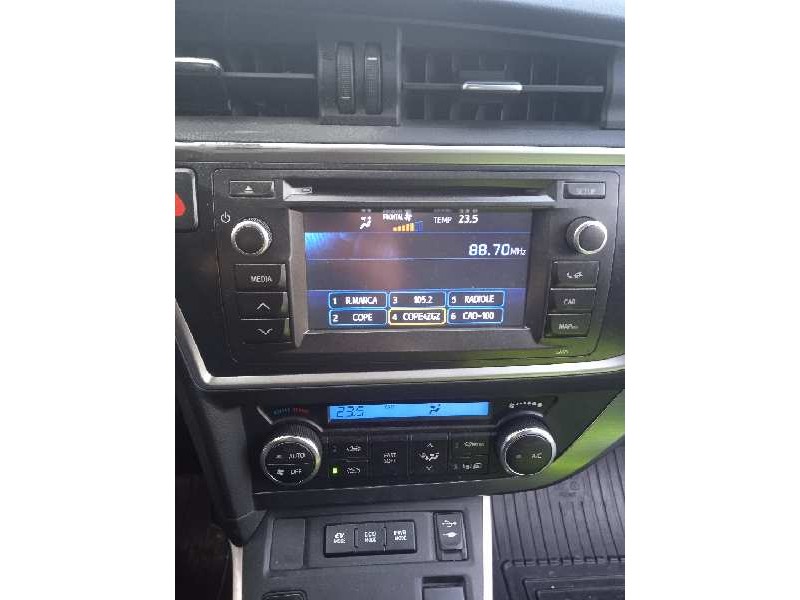 toyota auris touring sports (e18) del año 2014