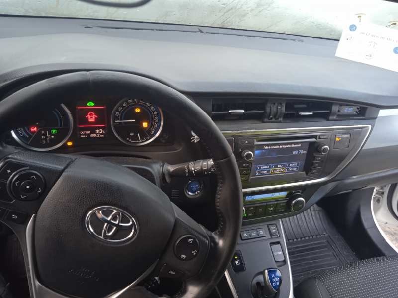 toyota auris touring sports (e18) del año 2014