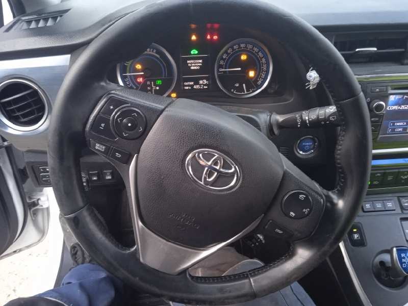 toyota auris touring sports (e18) del año 2014
