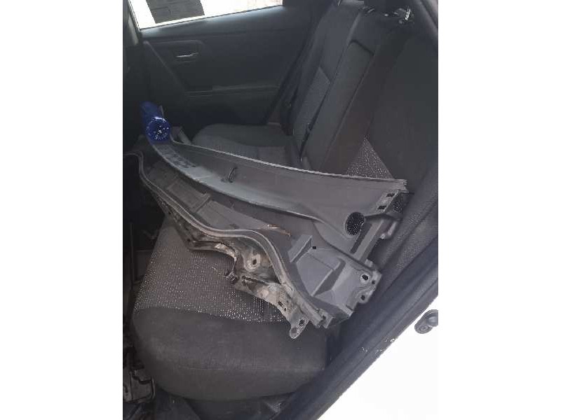 toyota auris touring sports (e18) del año 2014