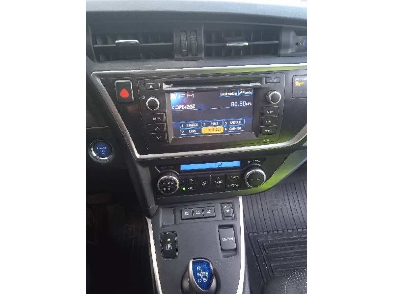 toyota auris touring sports (e18) del año 2014