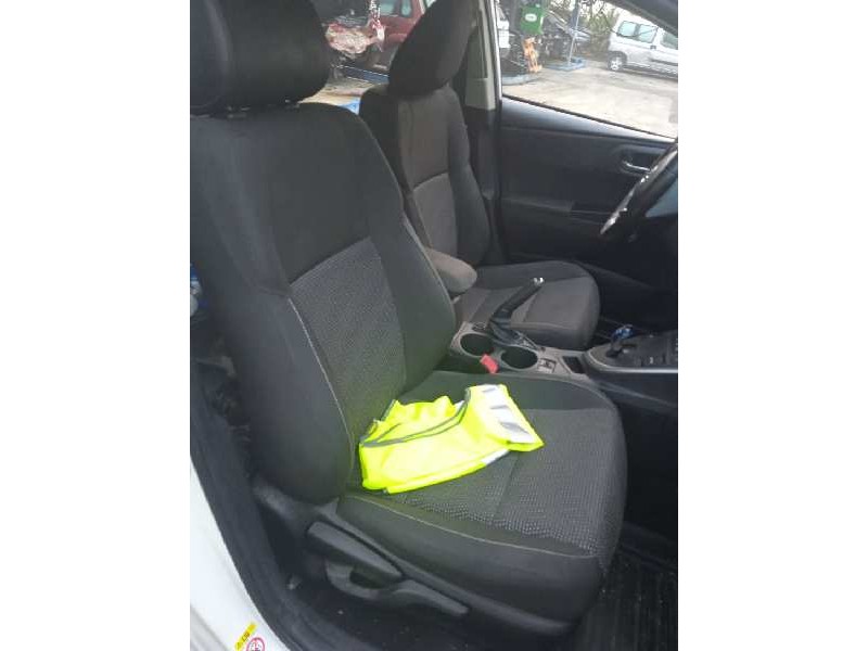 toyota auris touring sports (e18) del año 2014