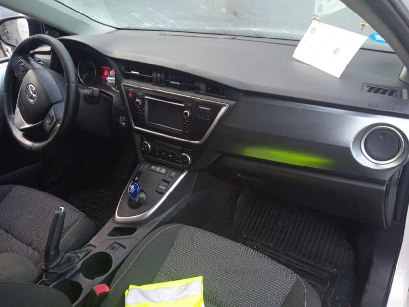 toyota auris touring sports (e18) del año 2014