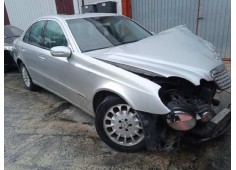 mercedes-benz clase e (w211) berlina del año 2004