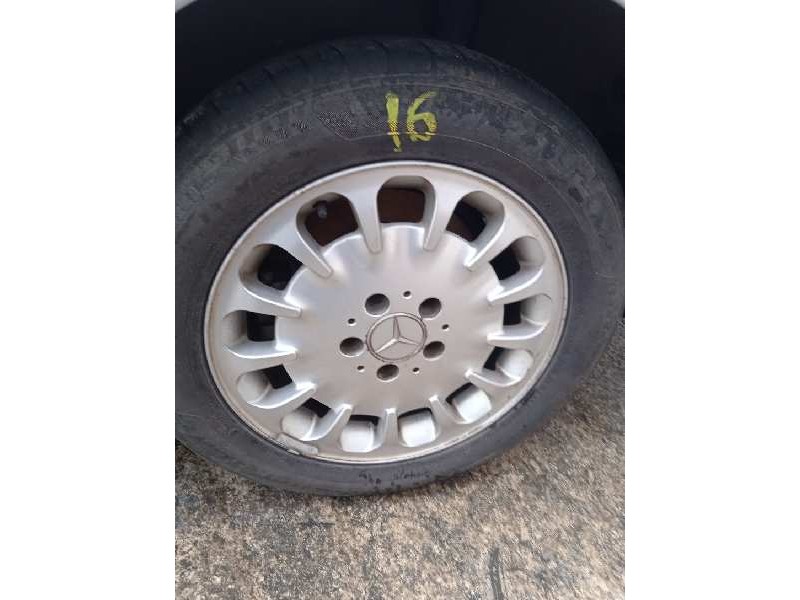 mercedes-benz clase e (w211) berlina del año 2004