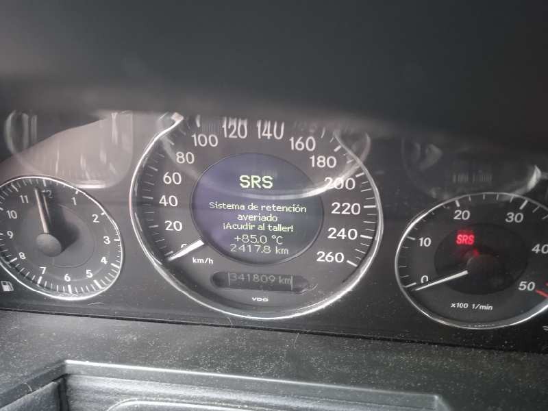 mercedes-benz clase e (w211) berlina del año 2004