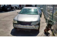 saab 9-3 berlina del año 2004 2