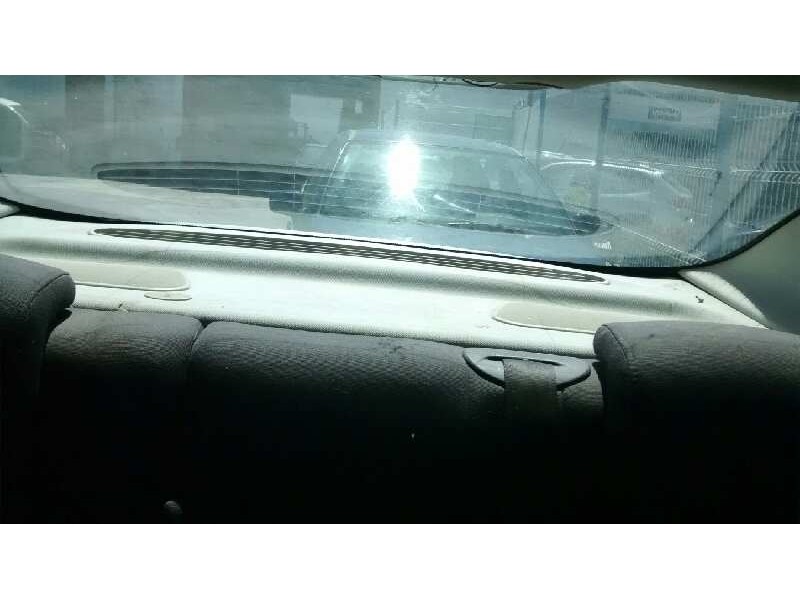 saab 9-3 berlina del año 2004