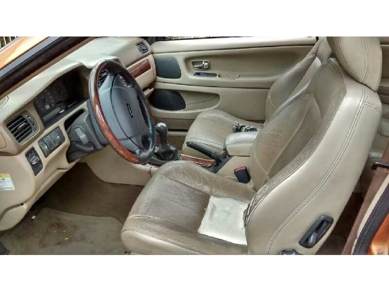 volvo c70 coupe del año 2002