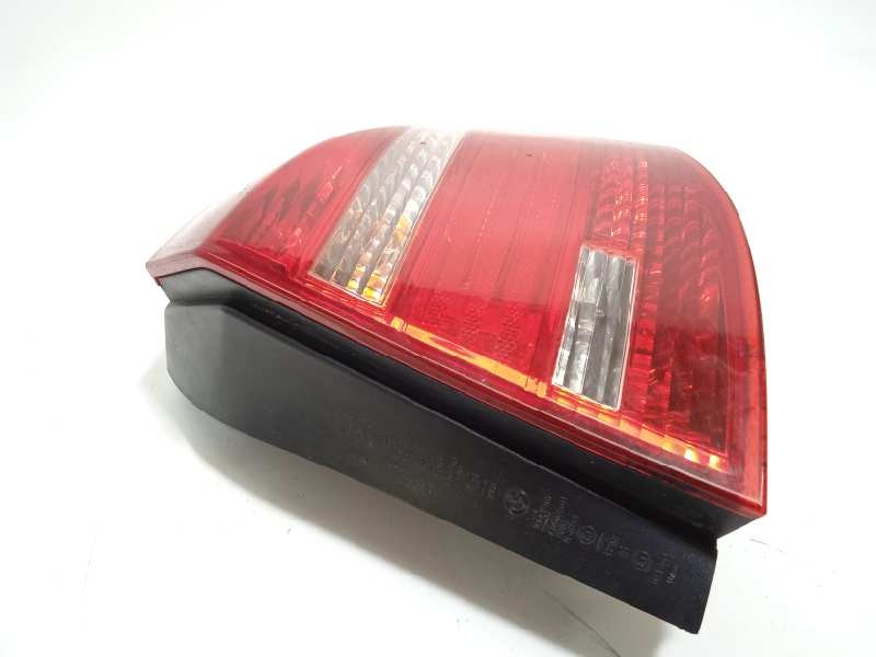 Recambio de piloto trasero derecho para bmw serie 1 berlina (e81/e87) 118d referencia OEM IAM 7164956  63217164956