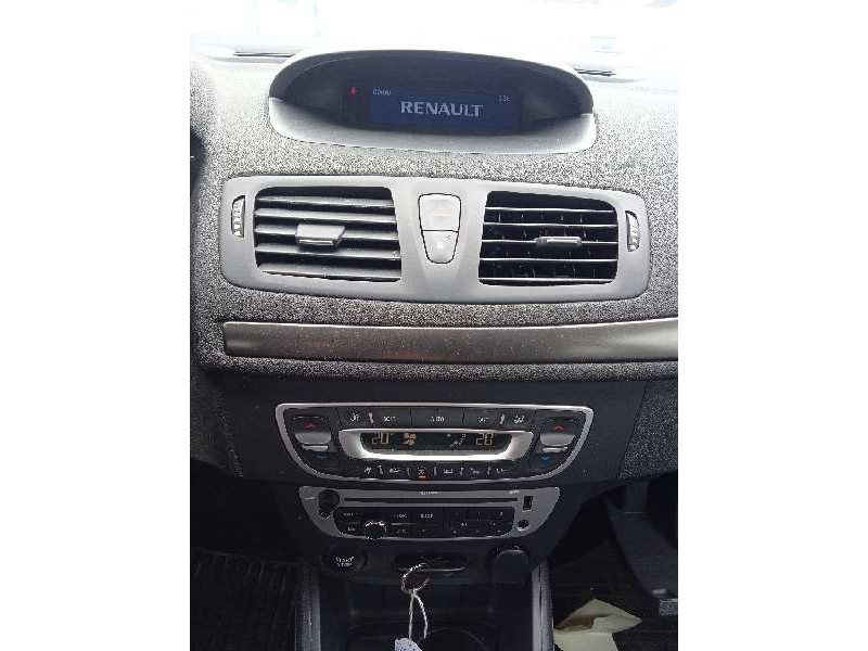 renault megane iii berlina 5 p del año 2015