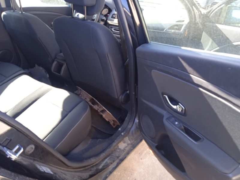 renault megane iii berlina 5 p del año 2012