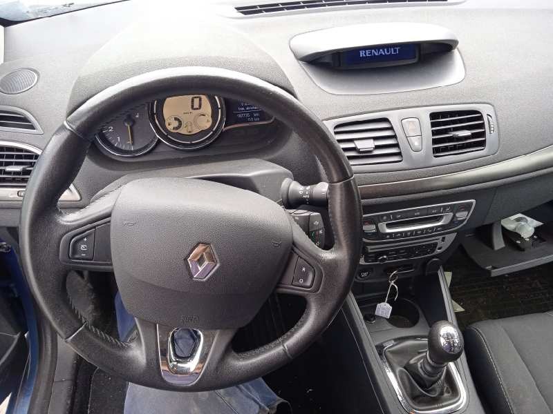 renault megane iii berlina 5 p del año 2015