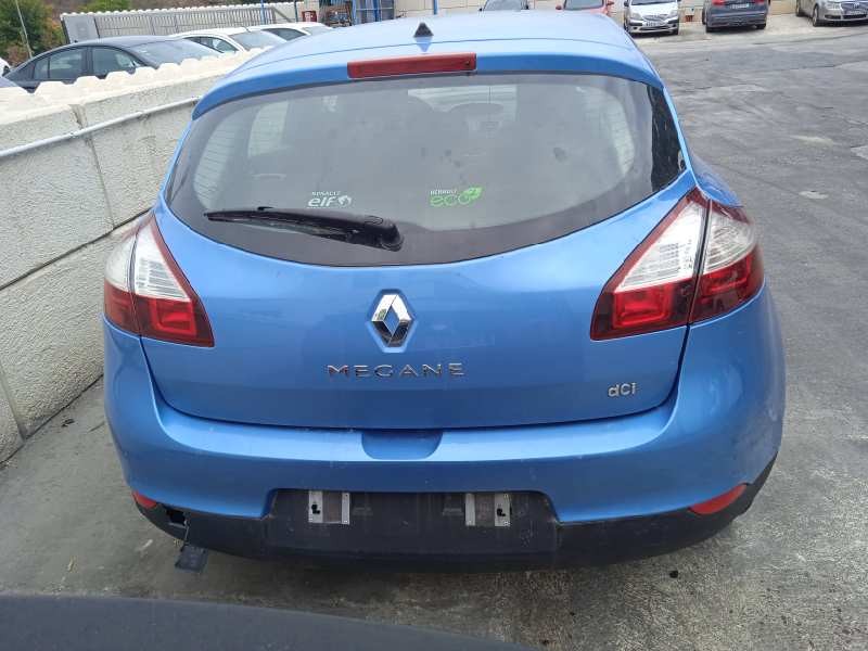 renault megane iii berlina 5 p del año 2015