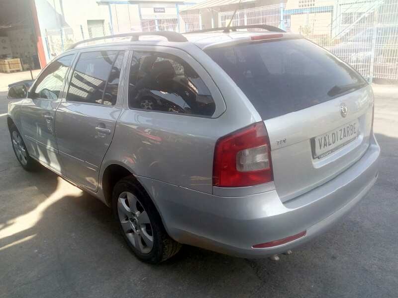 skoda octavia berlina (1z3) del año 2009
