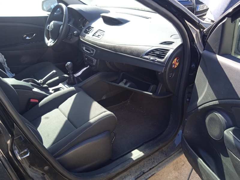 renault megane iii berlina 5 p del año 2012