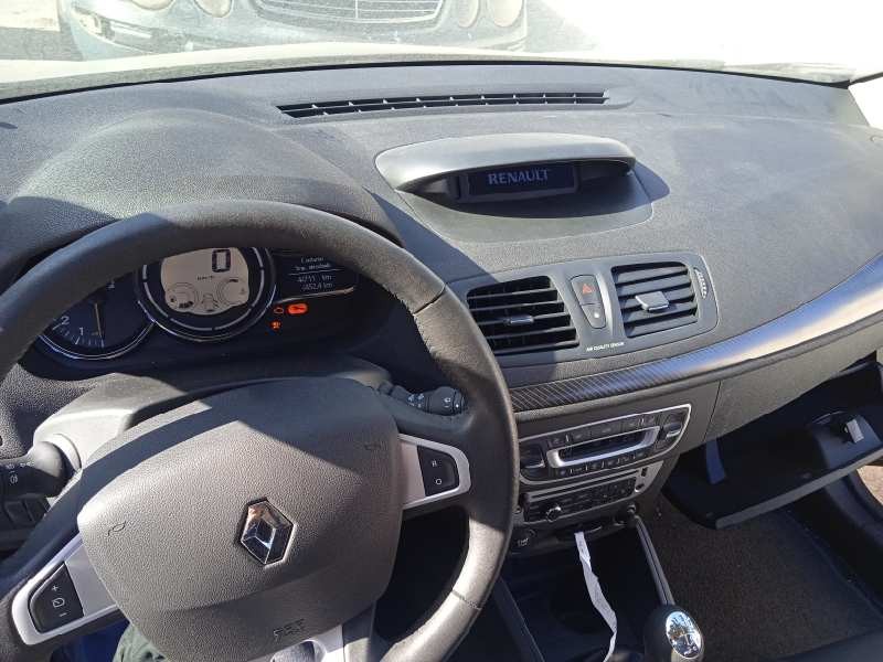 renault megane iii berlina 5 p del año 2012