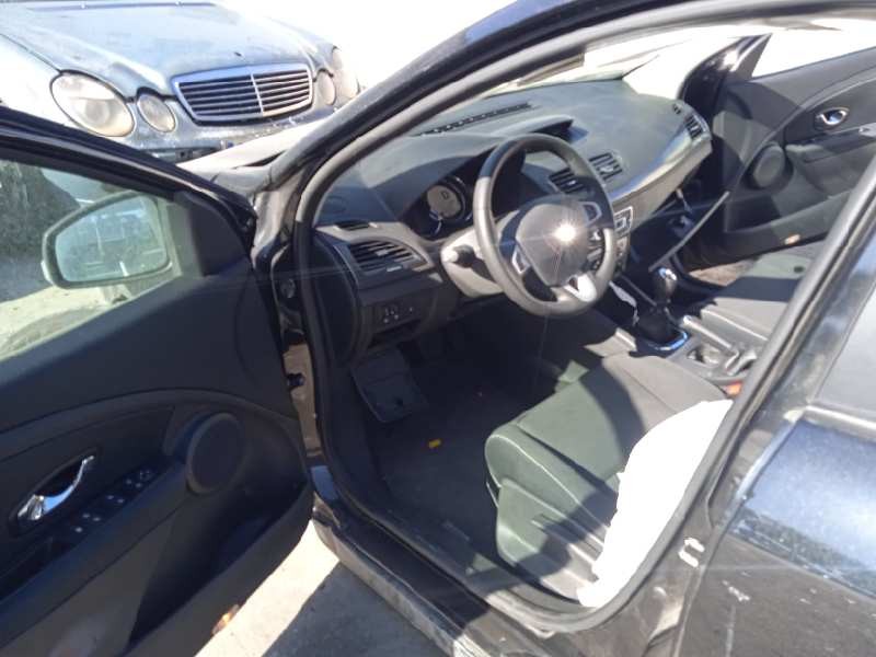 renault megane iii berlina 5 p del año 2012