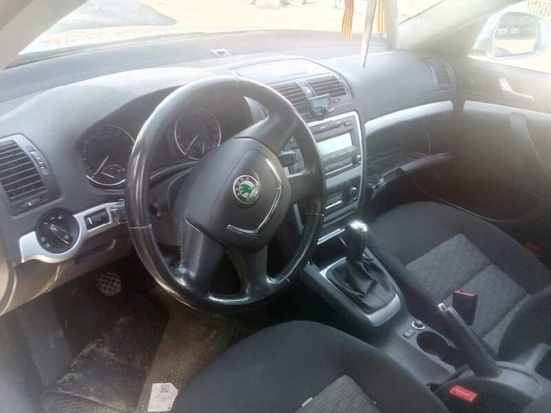 skoda octavia berlina (1z3) del año 2009