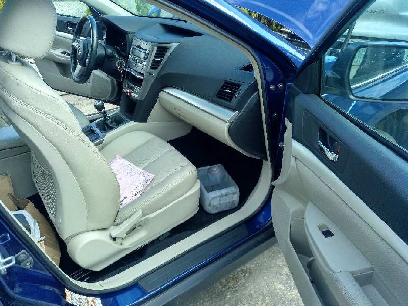 subaru legacy kombi/outback b14 del año 2010