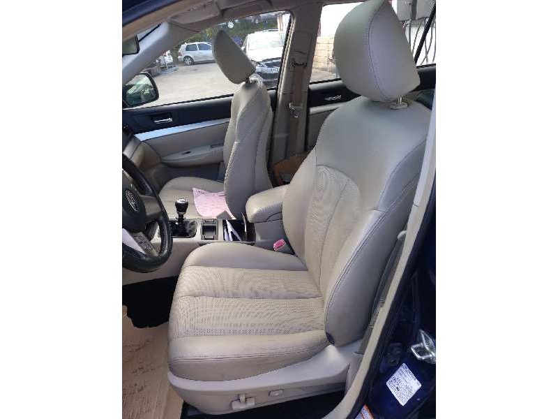 subaru legacy kombi/outback b14 del año 2010